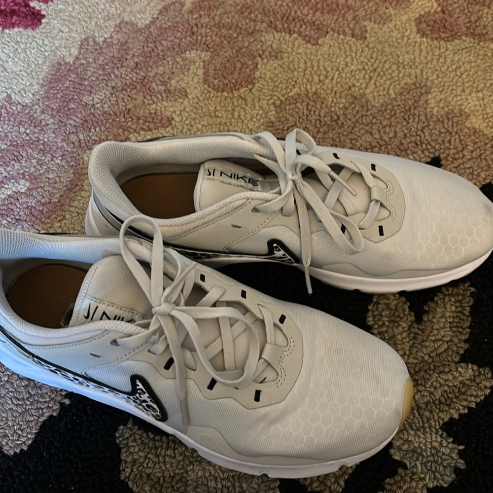 Nike size 10 women’s
